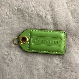 💕coach green hang tag
